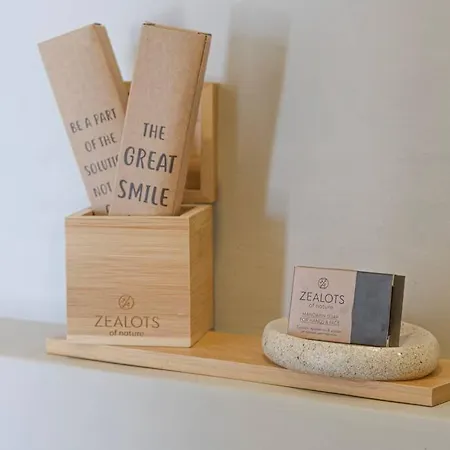 Lyra Sunset * פארוס